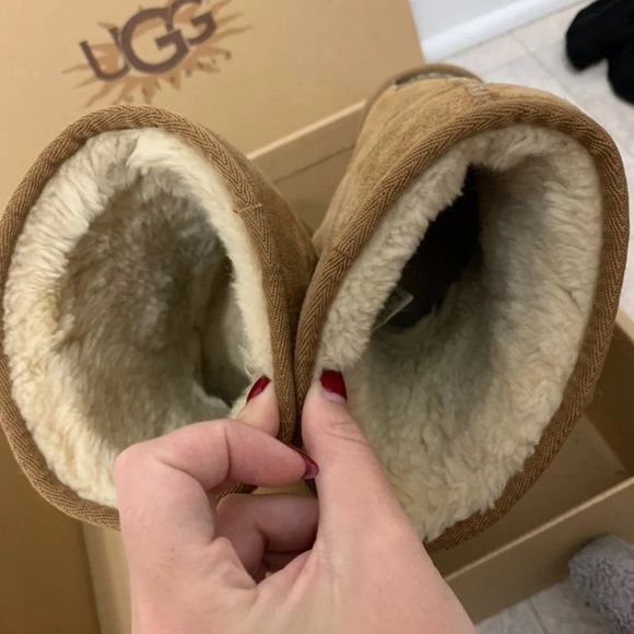 UGG Chestnut Short Boots Size 6 With OG Box - Picture 3 of 5